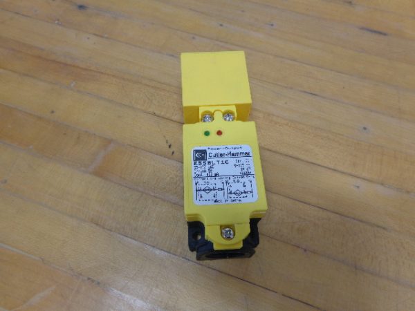E55BLT1C:CUTLER HAMMER INDUCTIVE PROXIMITY SENSOR E55BLT1C,CUTLER HAMMER