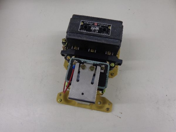 CR2810E: GENERAL ELECTRIC SIZE 3 CONTACTOR CR2810E, GENERAL ELECTRIC