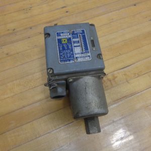 9012-ACW4: SQUARE D, INDUSTRIAL PRESSURE SWITCH, SET 10-11 PSI, RANGE 1-20#, DIFFERENTIAL 1-6#