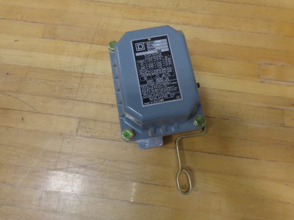9036-DR31C: SQUARE D OPEN TANK FLOAT SWITCH 9036DR31C