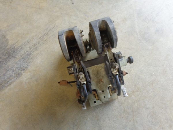 6002H352B: CUTLER HAMMER # 952 SIZE 2, 2 POLE, DC CONTACTOR 6002H-352B