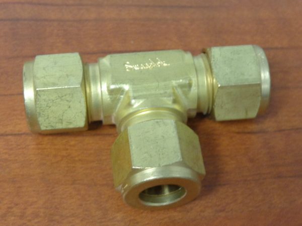 B-810-3:SWAGELOK COMPRSSION TEE FITTING 1/2" B-810-3,SWAGELOK