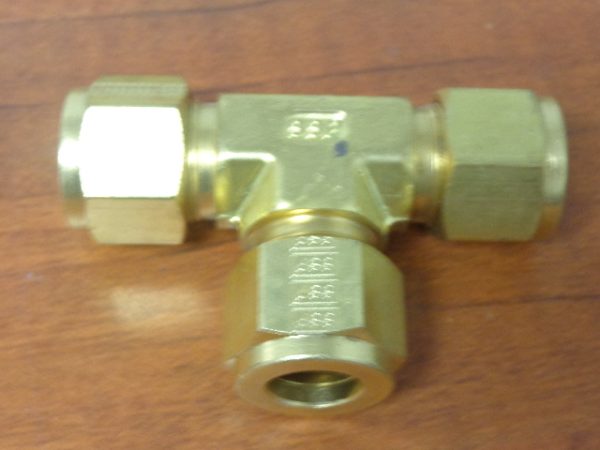 IBD8UT:DUOLOK COMPRESSION TEE FITTING 1/2" IBD8UT,DUOLOK