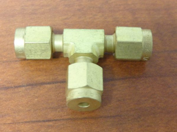 IBD2UT:DUOLOK COMPRESSION TEE FITTING 1/8" IBD2UT,DUOLOK