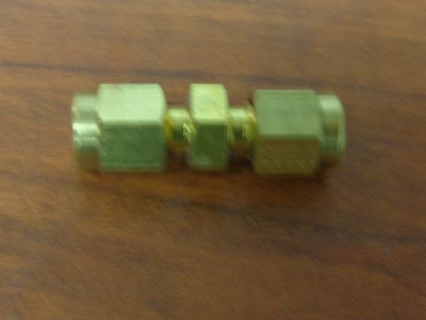 IBD2U:DUOLOK TUBE FITTING UNION 1/8" IBD2U,DUOLOK