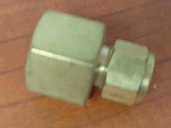 B-810-7-16:SWAGELOK TUBE FITTING FEMALE CONNECTOR B-810-7-16,SWAGELOK