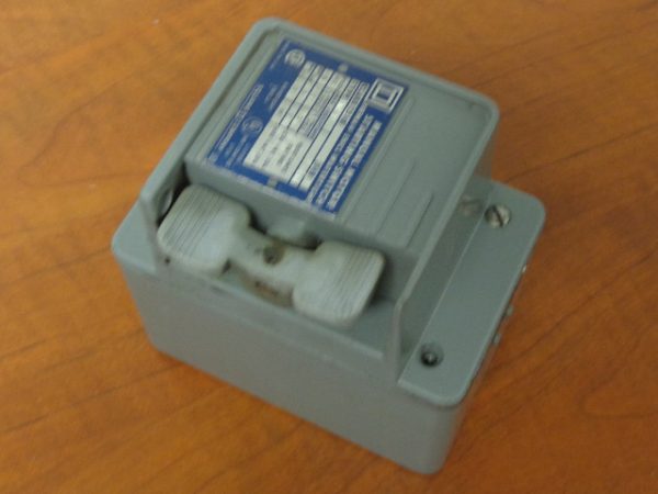2510KW-1:SQUARE D MANUAL STARTING SWITCH 2510KW-1,SQUARE D
