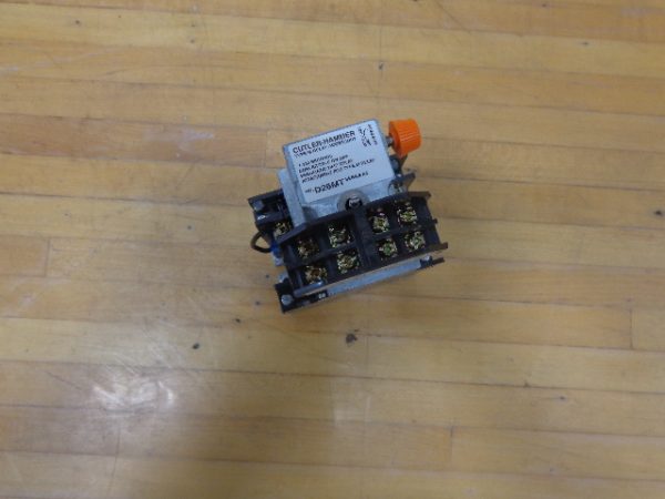 D26MRD005B1:CUTLER HAMMER ON DELAY RELAY D26MRD005B1,CUTLER HAMMER