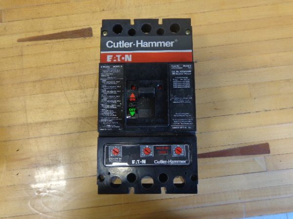 KS360300D: CUTLER HAMMER, CIRCUIT BREAKER 3 POLE, 300 AMP, 600 VAC.