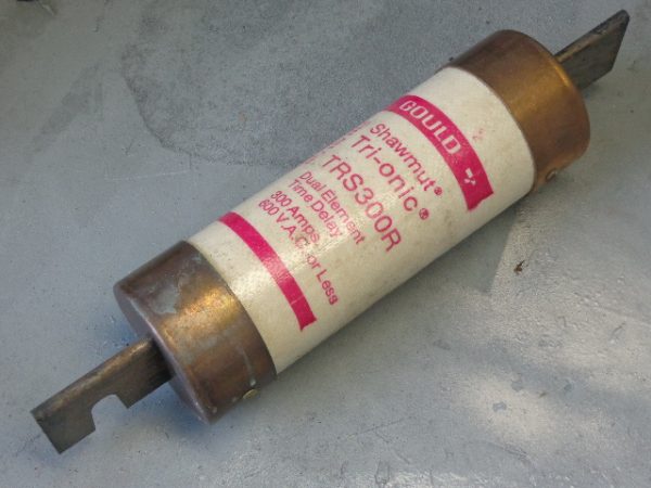 TRS400R: TRI-ONIC, DUAL ELEMENT, TIME DELAY, GOULD SHAWMUT AMPTRAP FUSE TRS400R