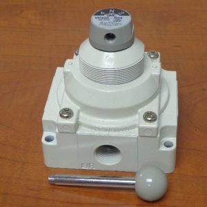 VH400-N04: SCM PNEUMATICS CENTER BLOCKED-CV-3 ROTARY HAND VALUE- 3 POS