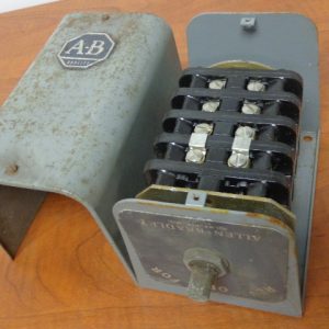 350-BAV111: ALLEN BRADLEY REVERSING DRUM SWITCH