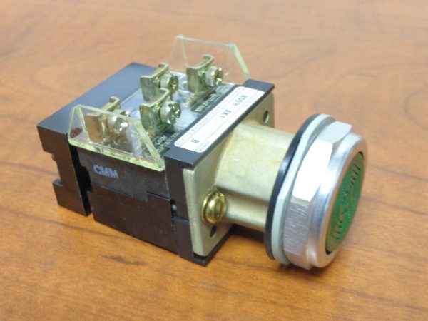 800H-AK1A: ALLEN BRADLEY GREEN FLUSH HEAD PUSH BUTTON